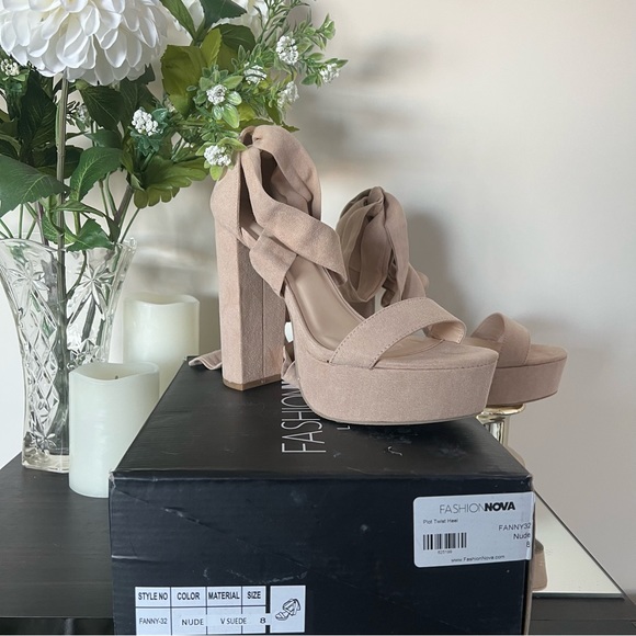 Fashion Nova beige plot twist heel - Picture 8 of 8